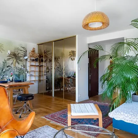Large 1 Bedroom Close To The Beach With Ac And Terrace - Dodo Et Tartine بيت للعطل